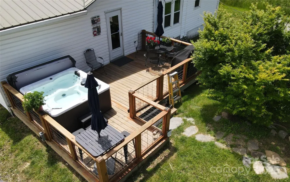 626 Fairview Loop Hot Springs, NC 28743
