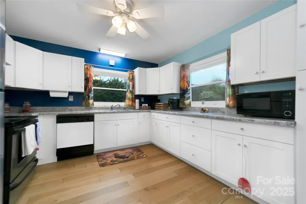 626 Fairview Loop Hot Springs, NC 28743