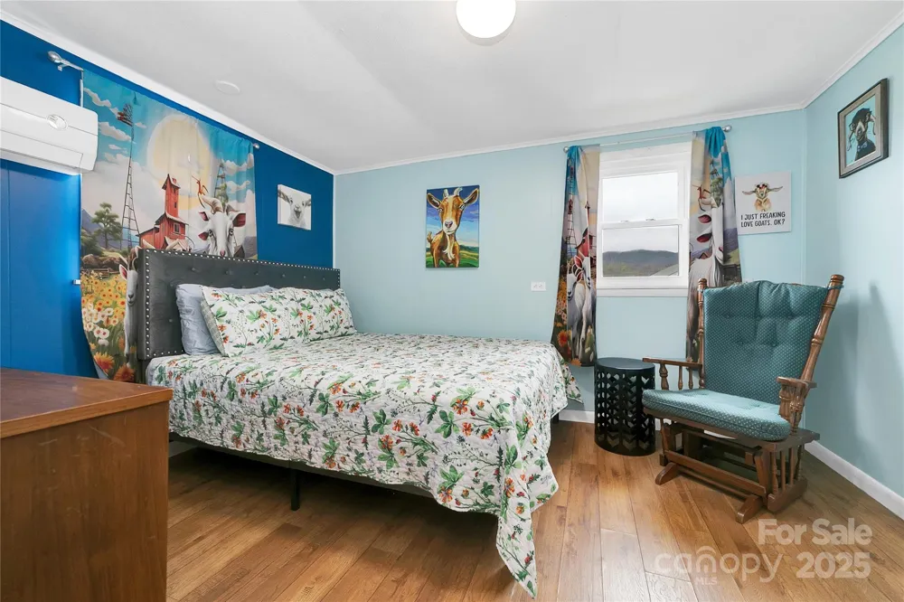 626 Fairview Loop Hot Springs, NC 28743