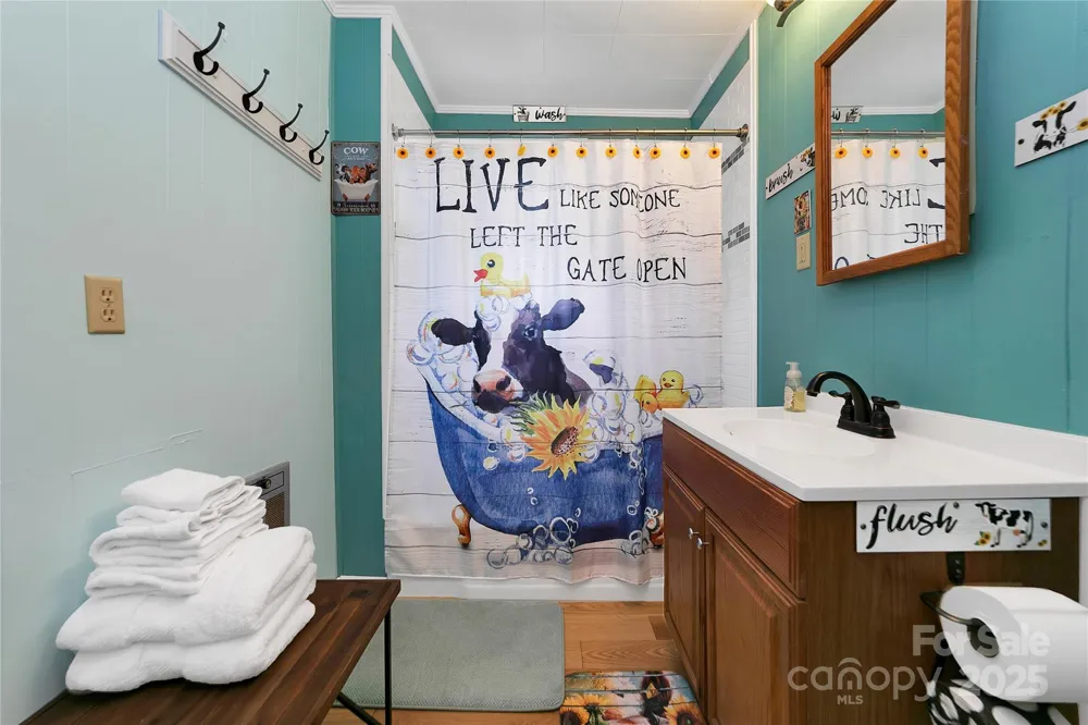626 Fairview Loop Hot Springs, NC 28743