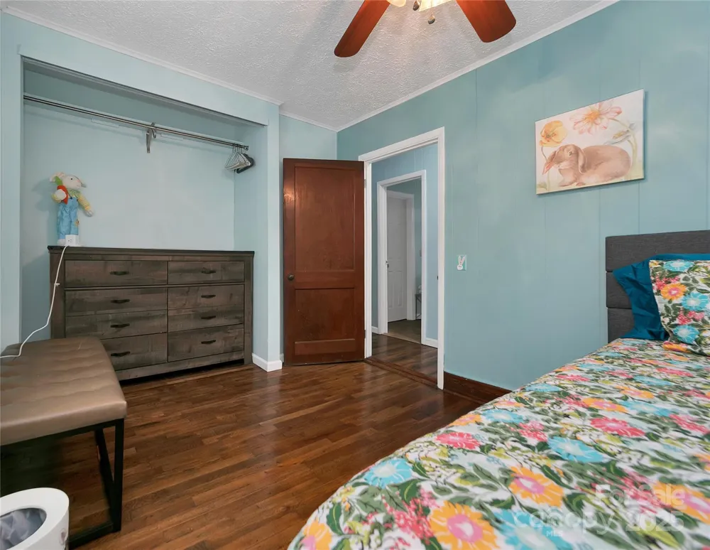 626 Fairview Loop Hot Springs, NC 28743
