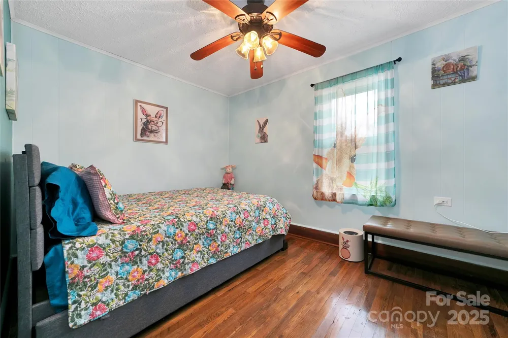 626 Fairview Loop Hot Springs, NC 28743