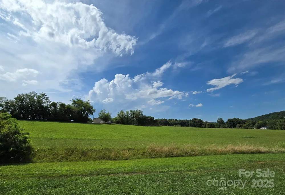 626 Fairview Loop Hot Springs, NC 28743