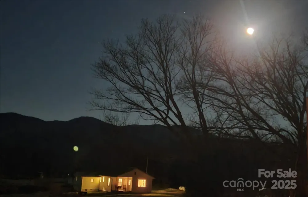 626 Fairview Loop Hot Springs, NC 28743