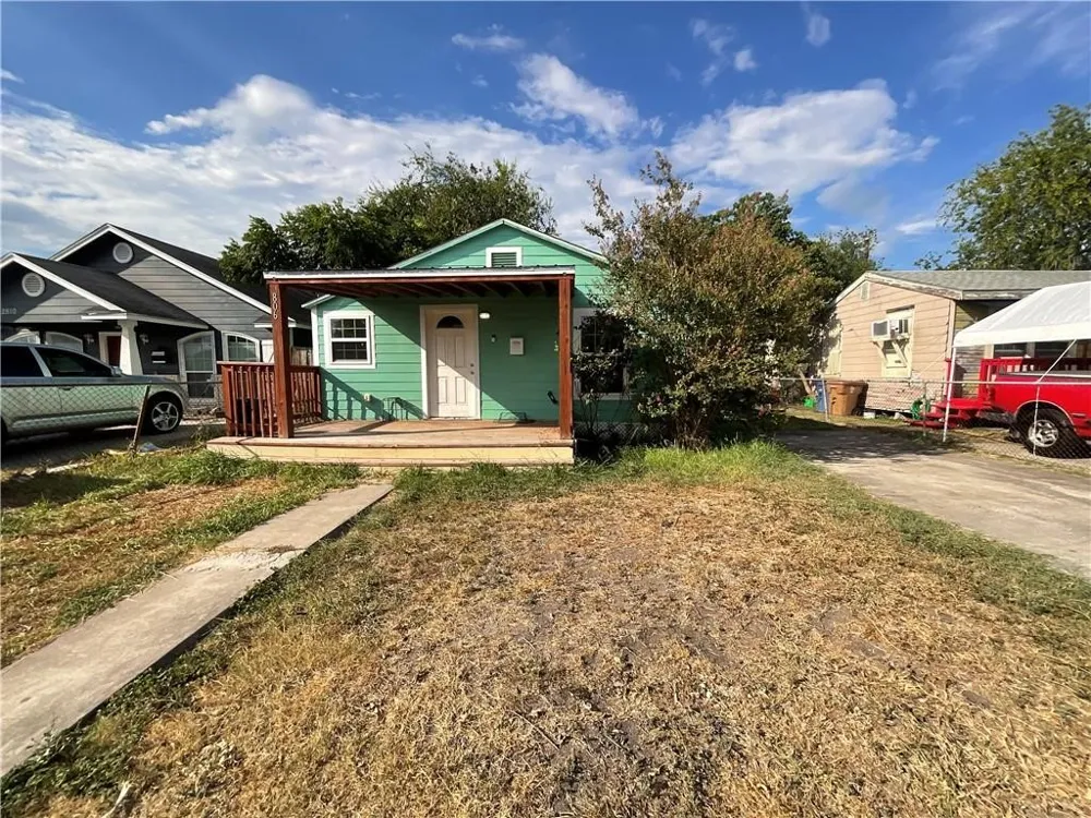 2806 Guadalupe Corpus Christi, TX 78405
