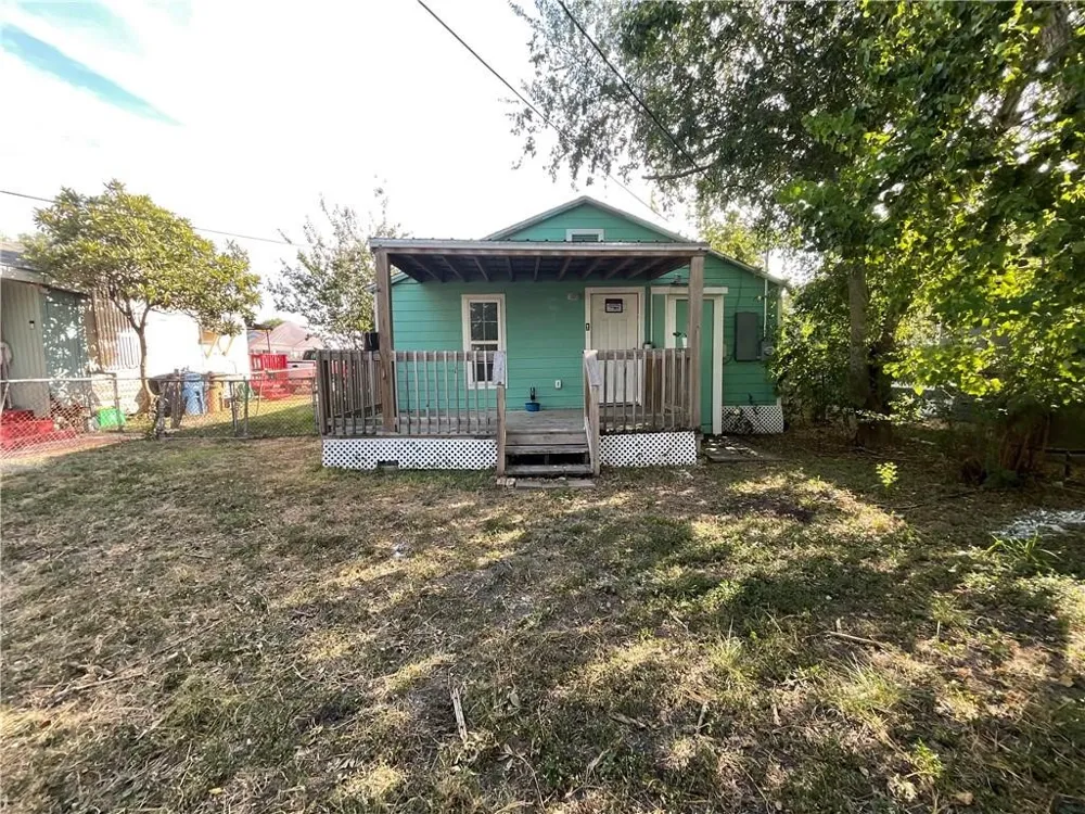 2806 Guadalupe Corpus Christi, TX 78405