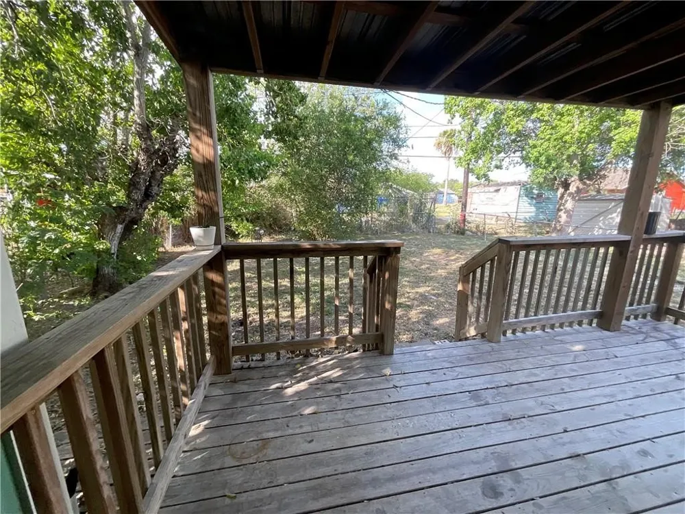 2806 Guadalupe Corpus Christi, TX 78405