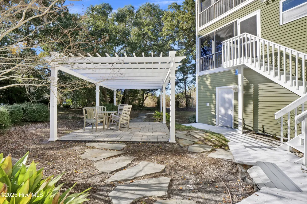 111 Cutlass Drive Surf City, NC 28445