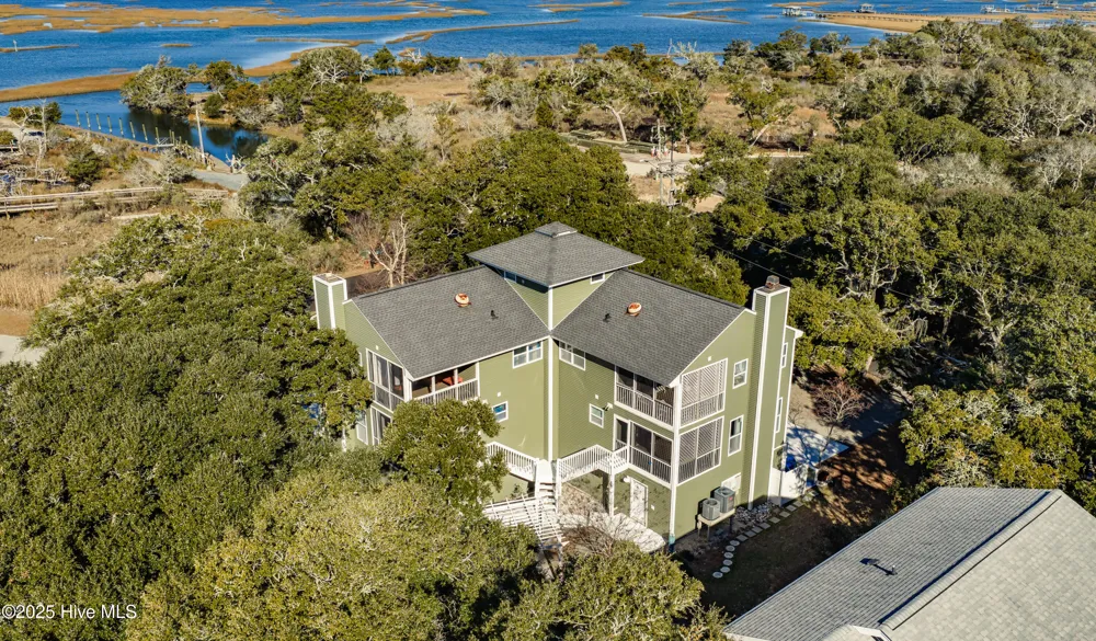 111 Cutlass Drive Surf City, NC 28445