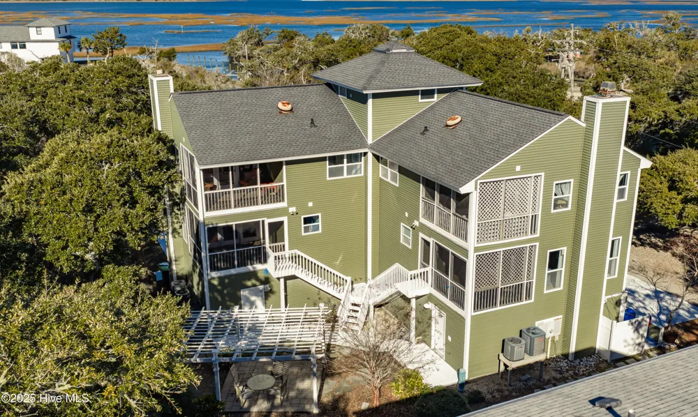 111 Cutlass Drive Surf City, NC 28445