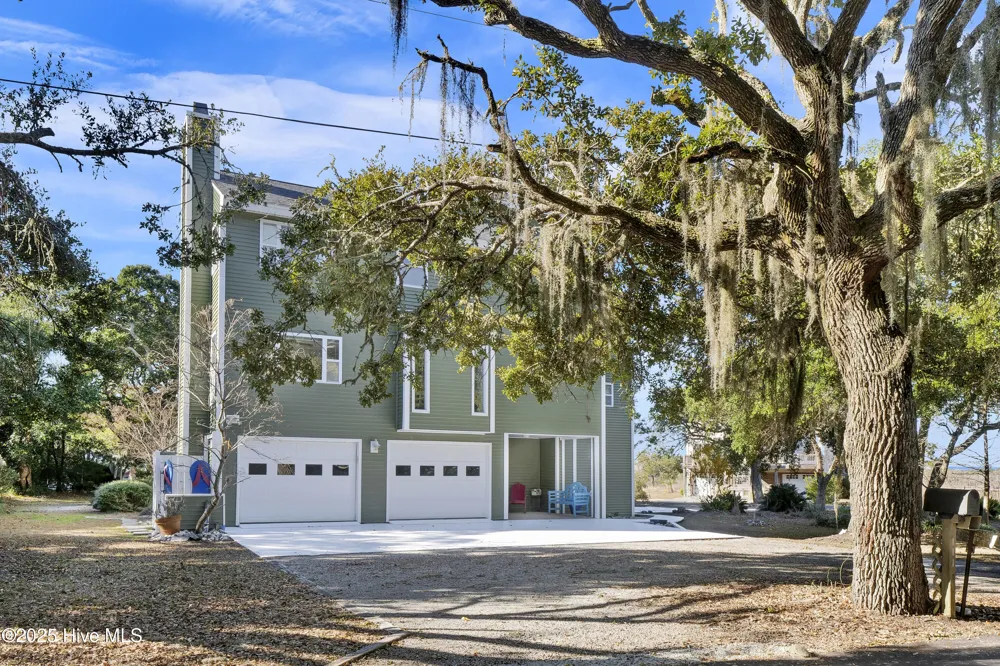 111 Cutlass Drive Surf City, NC 28445