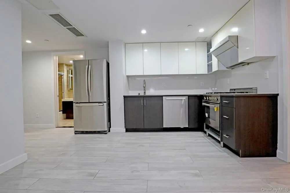 15815 Union Turnpike #3B Fresh Meadows, NY 11366