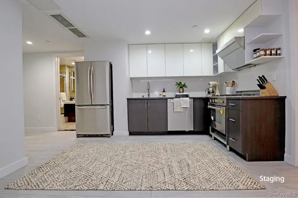 15815 Union Turnpike #3B Fresh Meadows, NY 11366