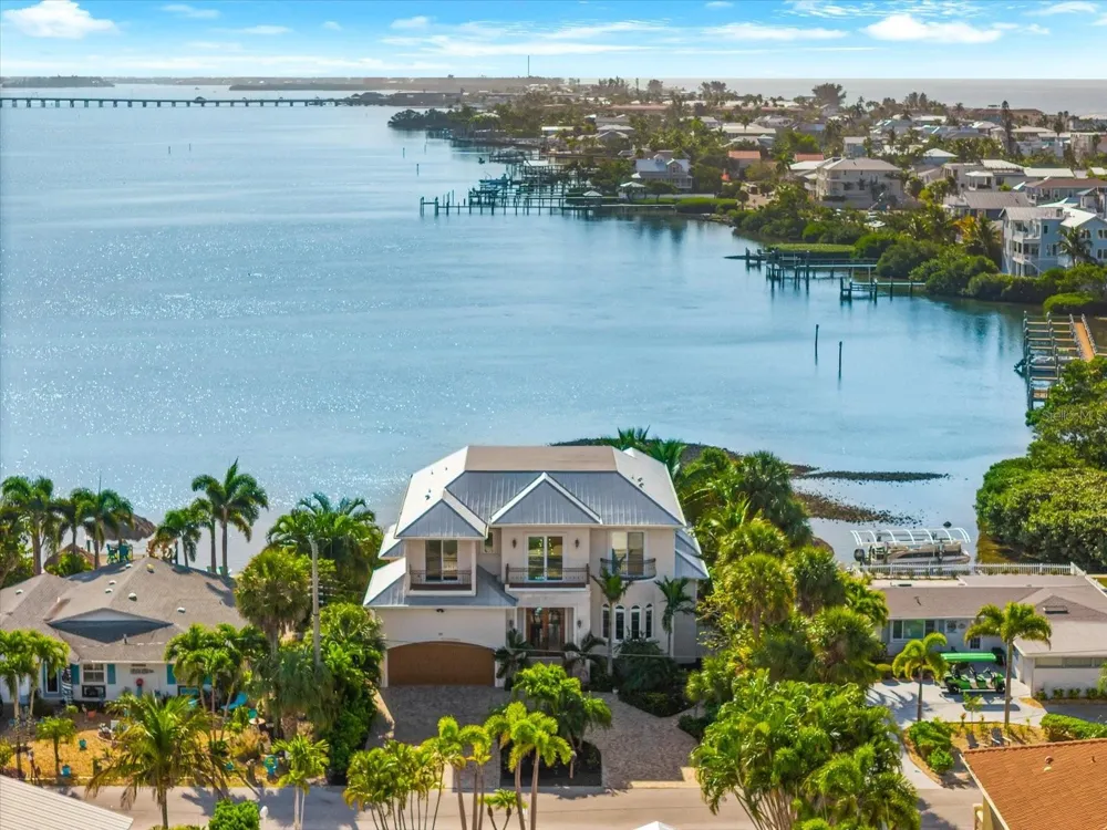 511 BAYVIEW DRIVE Holmes Beach, FL 34217