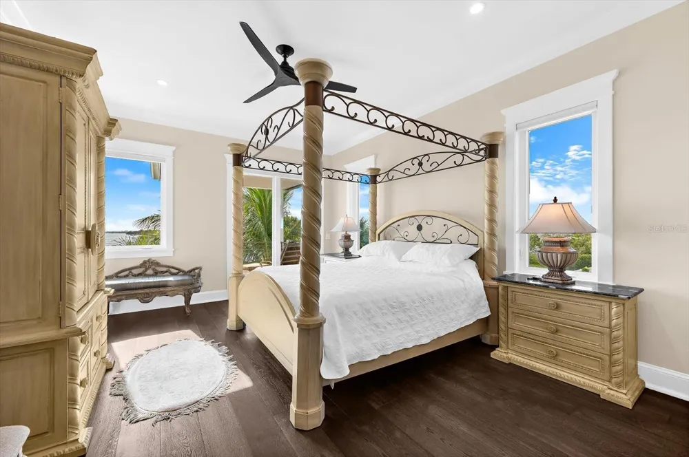 511 BAYVIEW DRIVE Holmes Beach, FL 34217