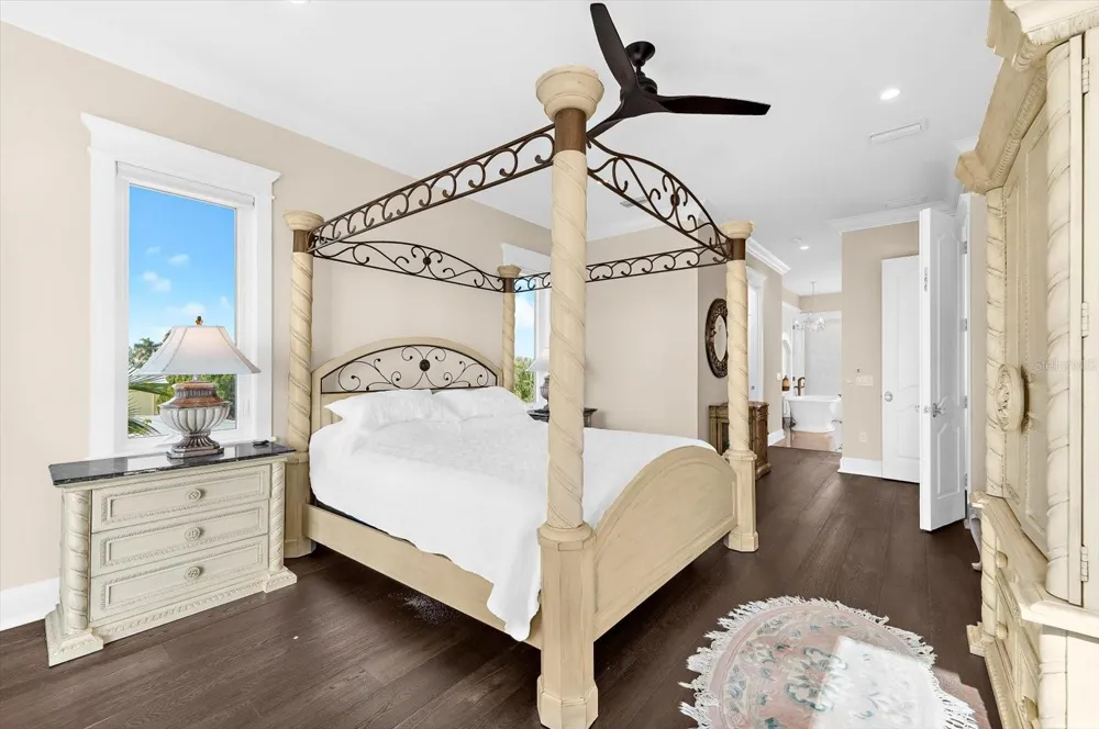 511 BAYVIEW DRIVE Holmes Beach, FL 34217