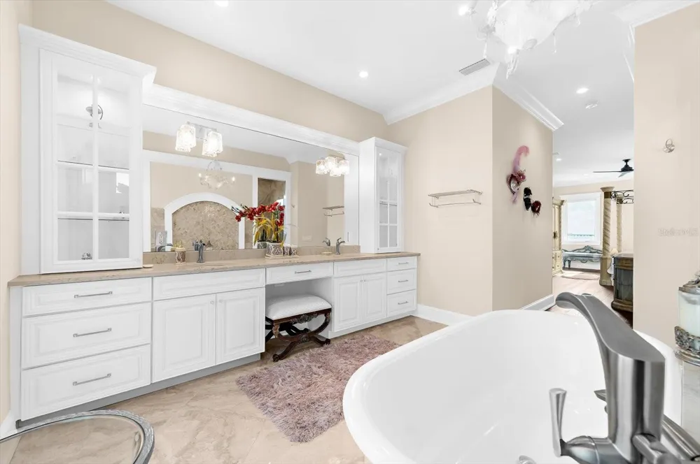 511 BAYVIEW DRIVE Holmes Beach, FL 34217