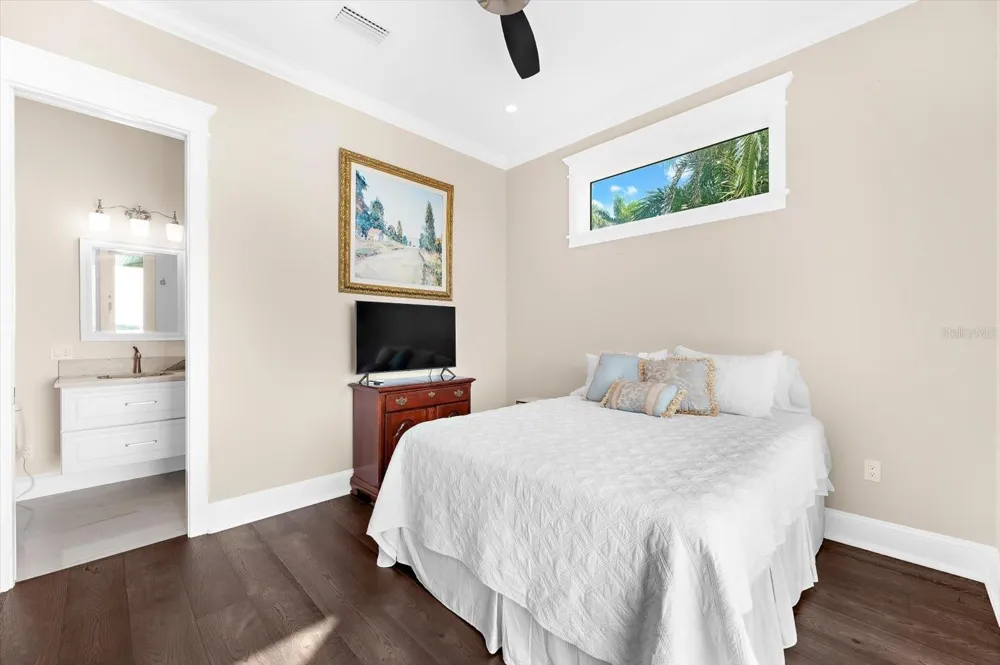 511 BAYVIEW DRIVE Holmes Beach, FL 34217