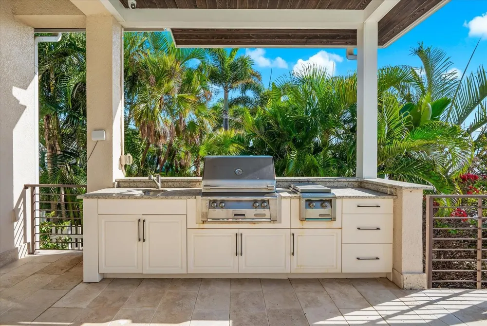 511 BAYVIEW DRIVE Holmes Beach, FL 34217
