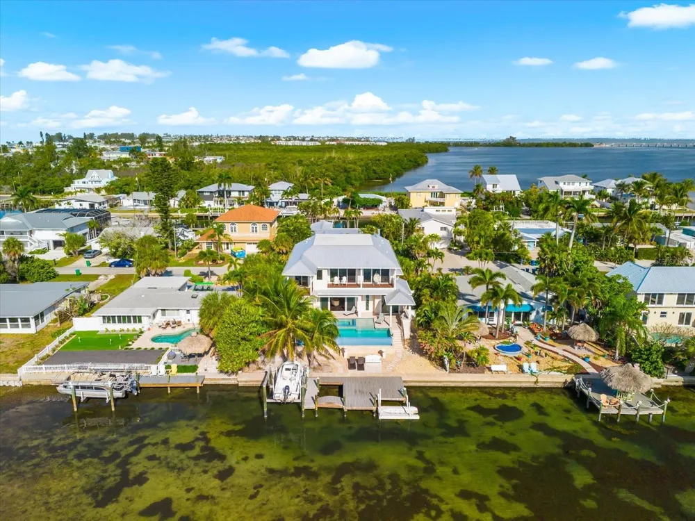511 BAYVIEW DRIVE Holmes Beach, FL 34217