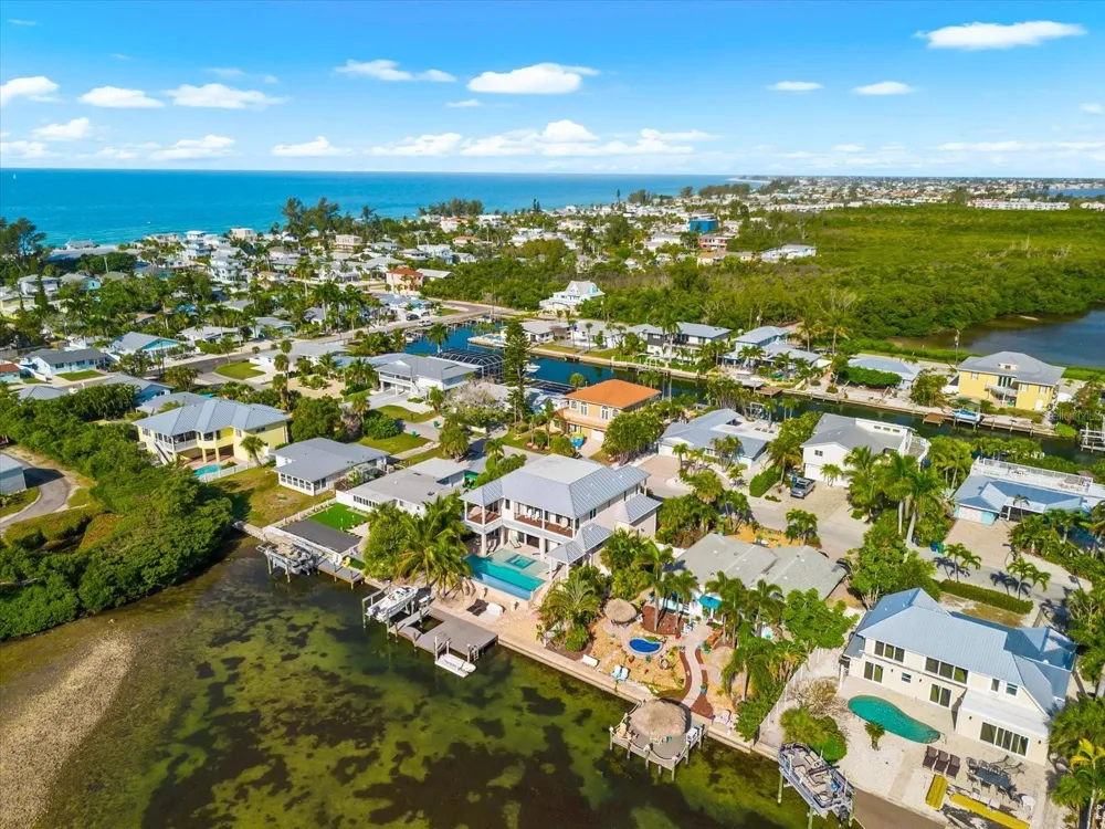 511 BAYVIEW DRIVE Holmes Beach, FL 34217
