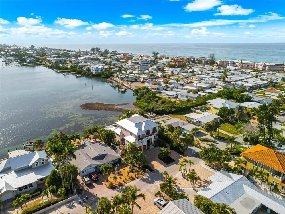 511 BAYVIEW DRIVE Holmes Beach, FL 34217