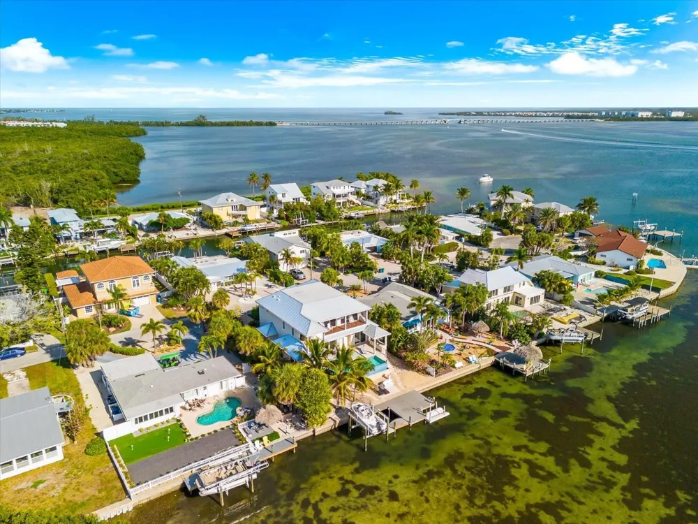 511 BAYVIEW DRIVE Holmes Beach, FL 34217