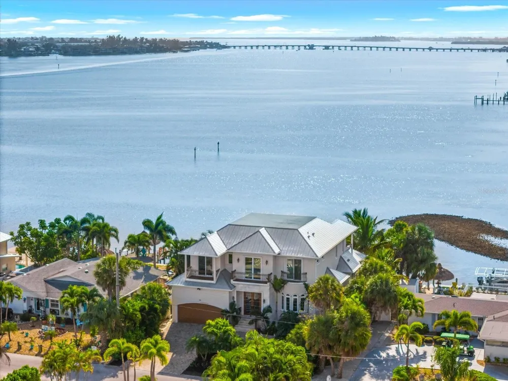 511 BAYVIEW DRIVE Holmes Beach, FL 34217