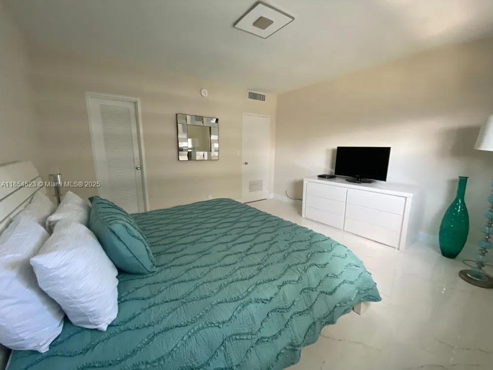 4001 S Ocean Dr #10F Hollywood, FL 33019