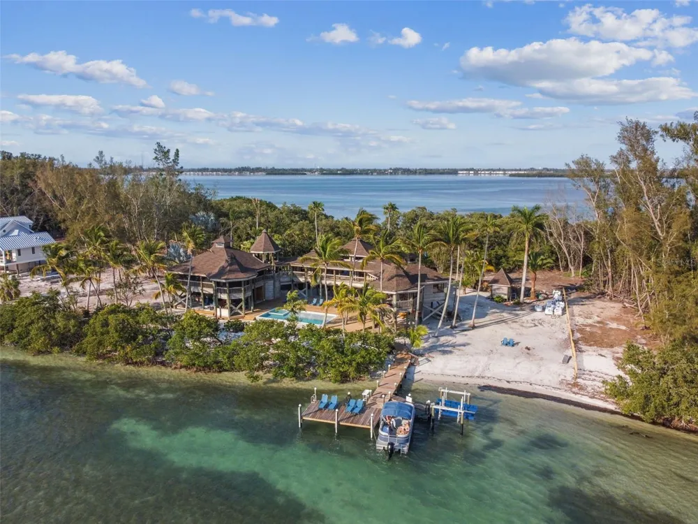 7147 LA LENAIRE DRIVE Longboat Key, FL 34228