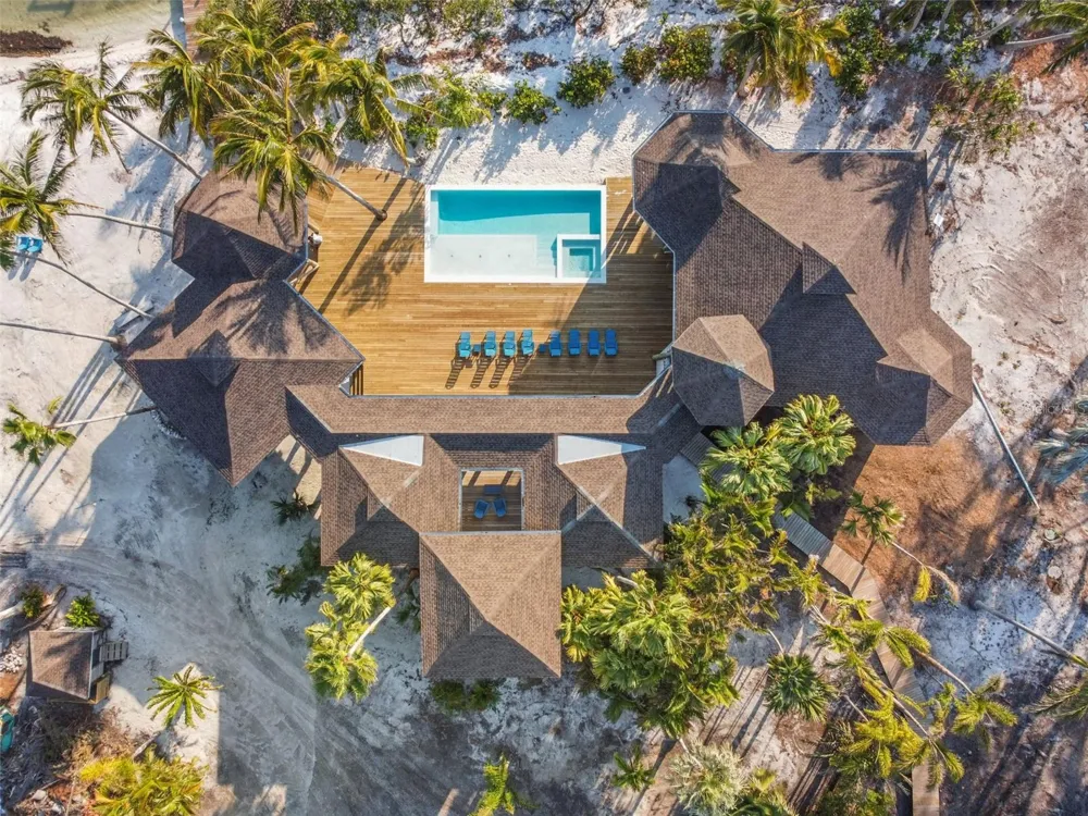 7147 LA LENAIRE DRIVE Longboat Key, FL 34228