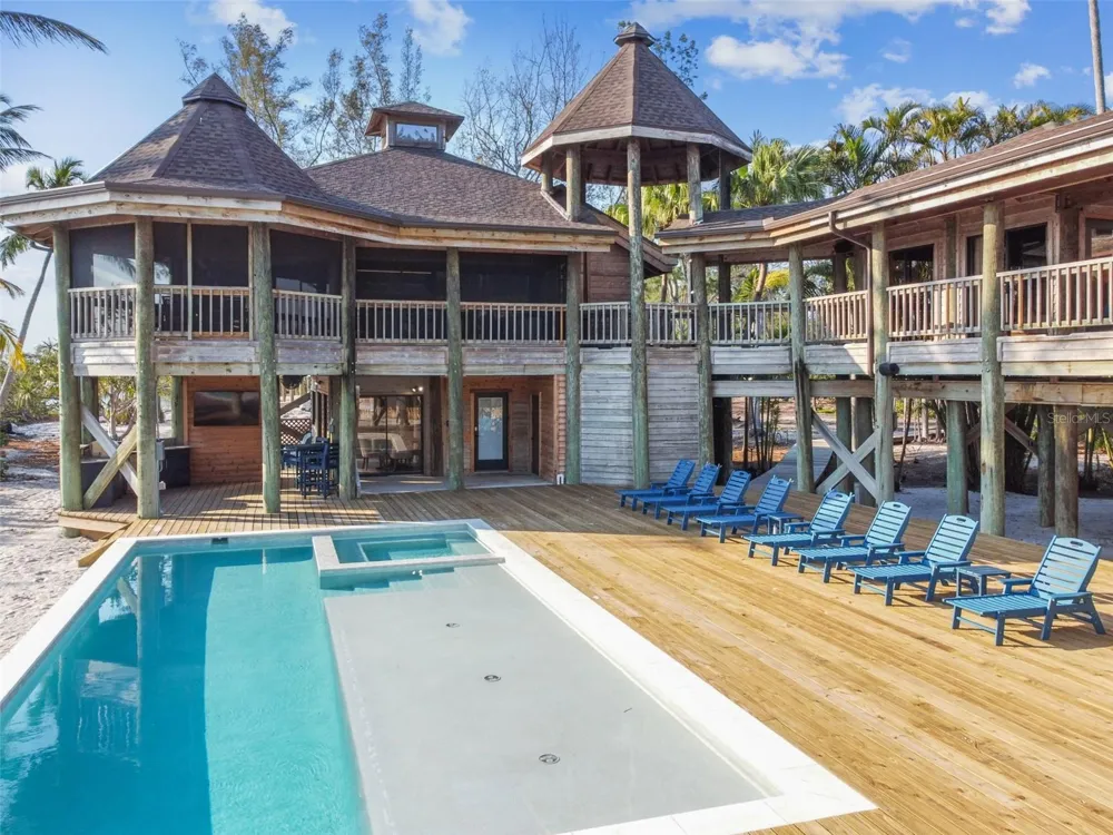 7147 LA LENAIRE DRIVE Longboat Key, FL 34228