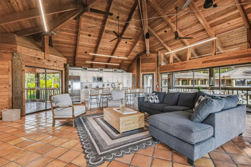 7147 LA LENAIRE DRIVE Longboat Key, FL 34228