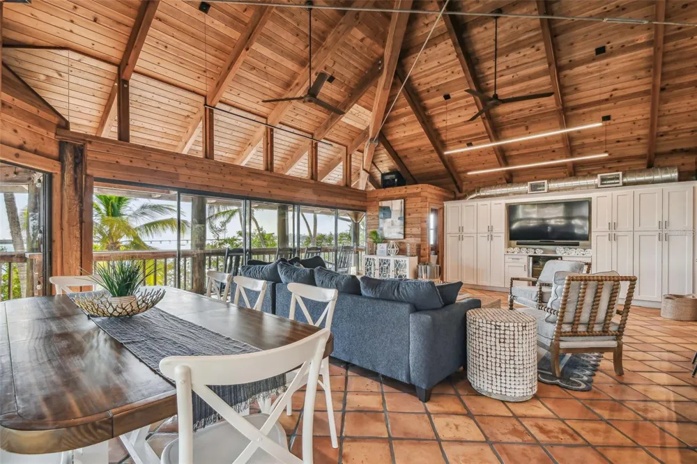 7147 LA LENAIRE DRIVE Longboat Key, FL 34228