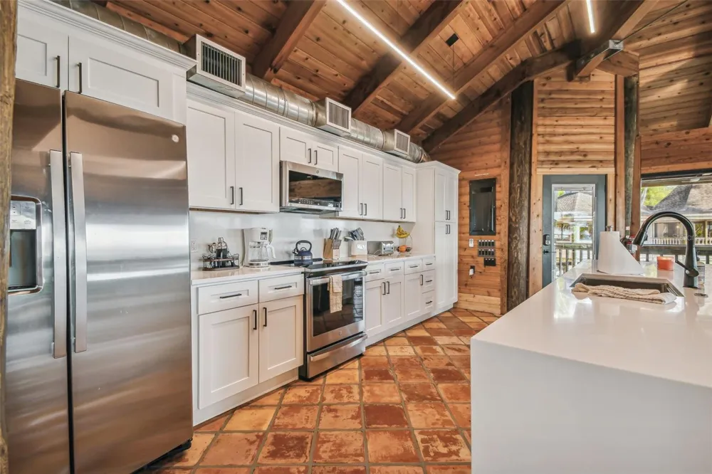 7147 LA LENAIRE DRIVE Longboat Key, FL 34228