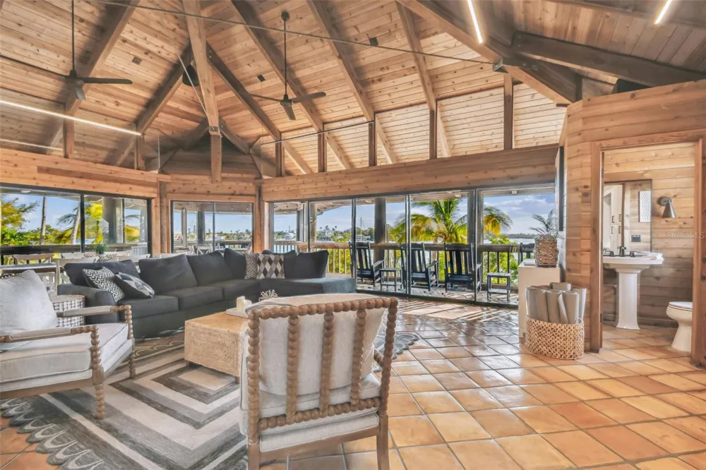 7147 LA LENAIRE DRIVE Longboat Key, FL 34228
