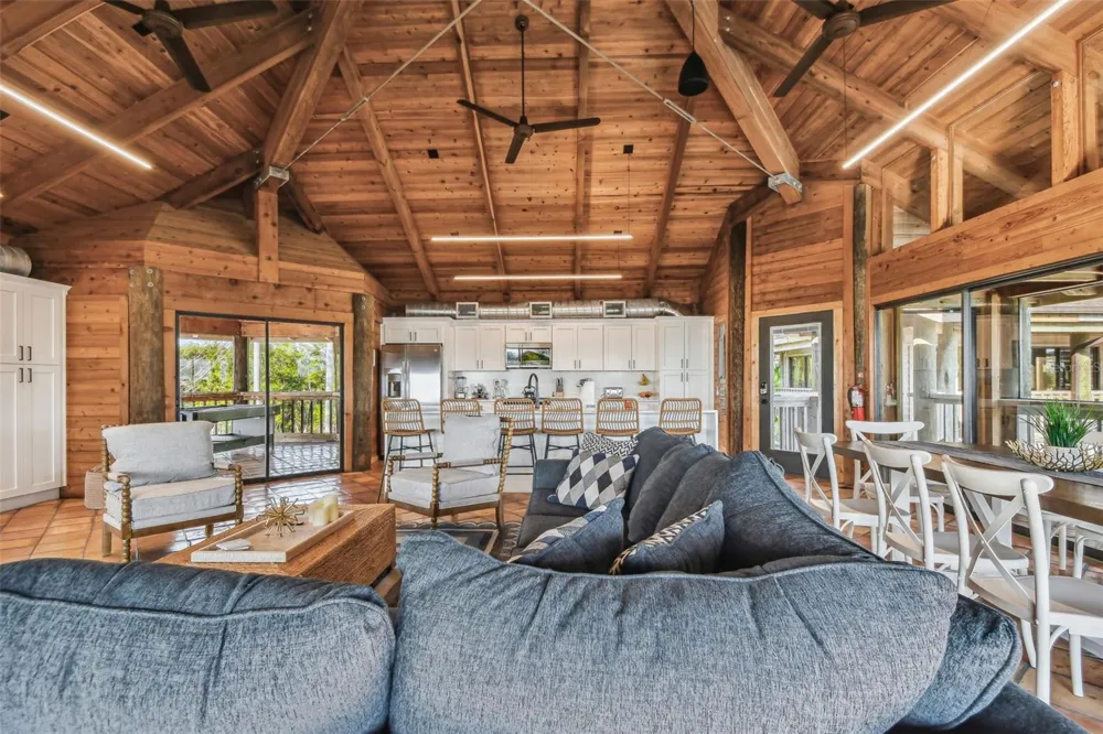 7147 LA LENAIRE DRIVE Longboat Key, FL 34228