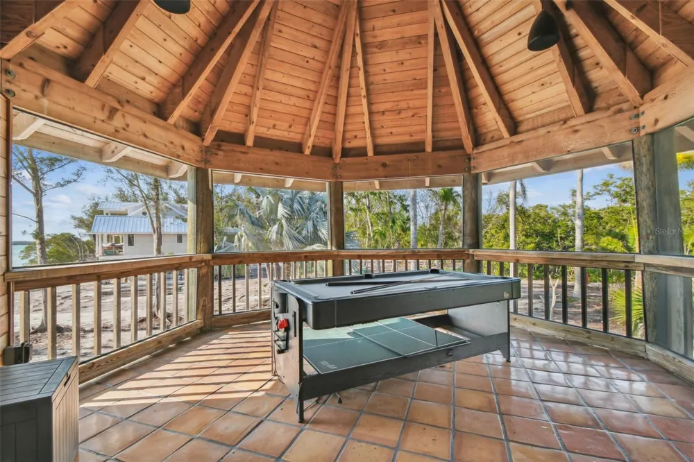 7147 LA LENAIRE DRIVE Longboat Key, FL 34228