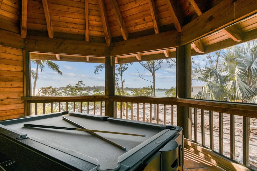 7147 LA LENAIRE DRIVE Longboat Key, FL 34228