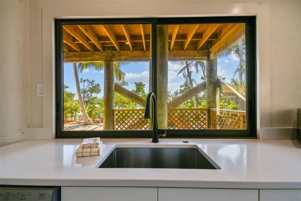 7147 LA LENAIRE DRIVE Longboat Key, FL 34228