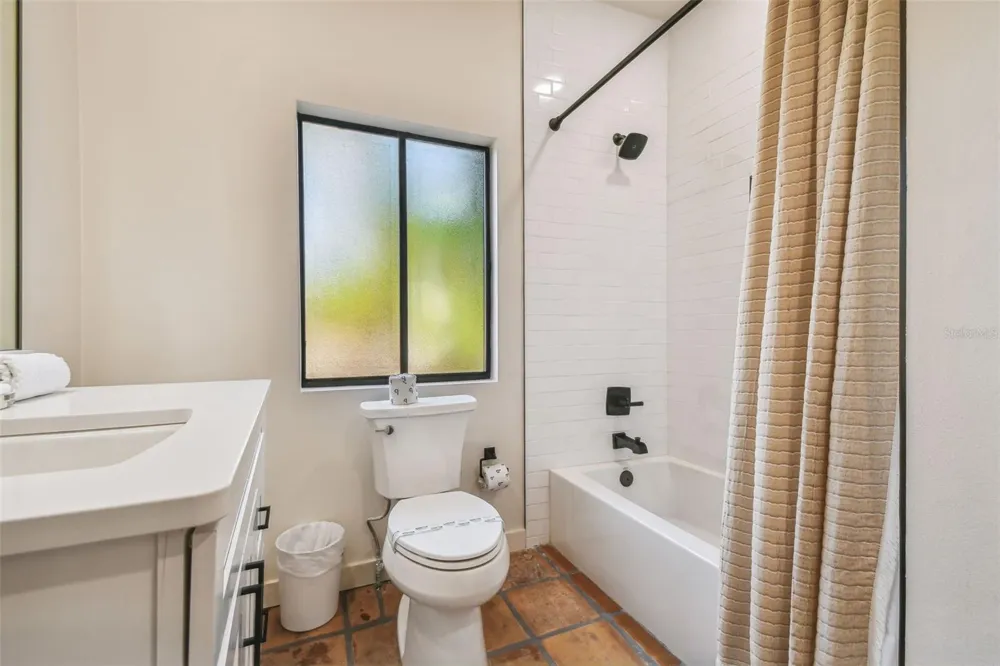7147 LA LENAIRE DRIVE Longboat Key, FL 34228