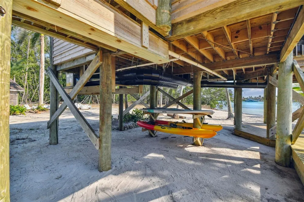 7147 LA LENAIRE DRIVE Longboat Key, FL 34228
