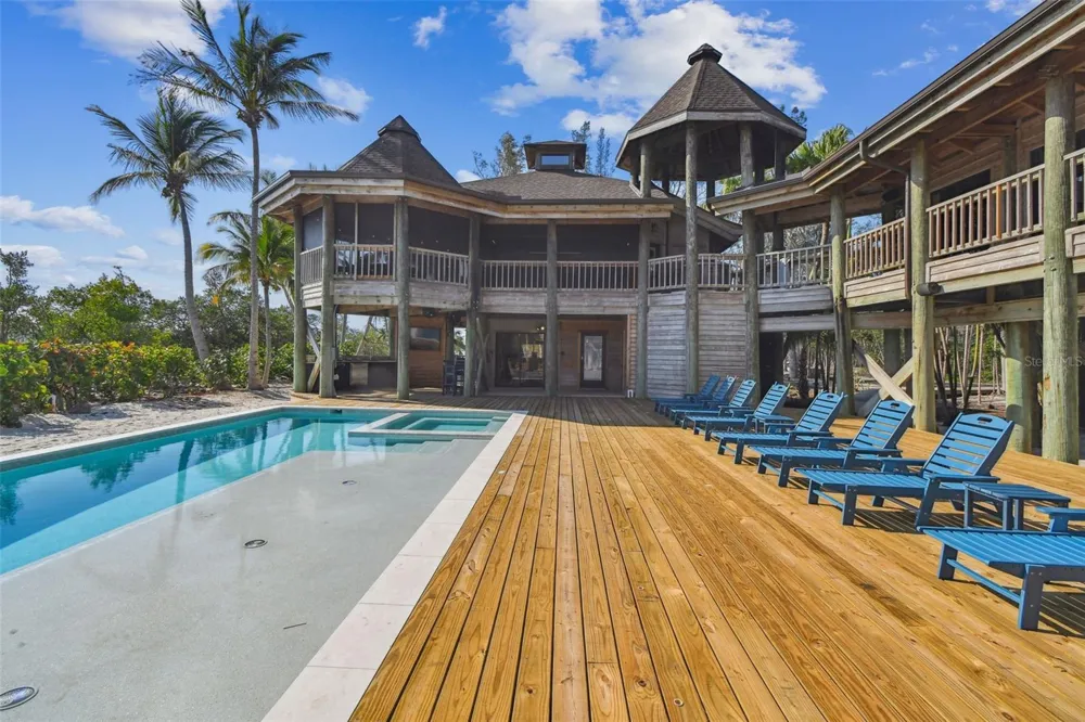 7147 LA LENAIRE DRIVE Longboat Key, FL 34228