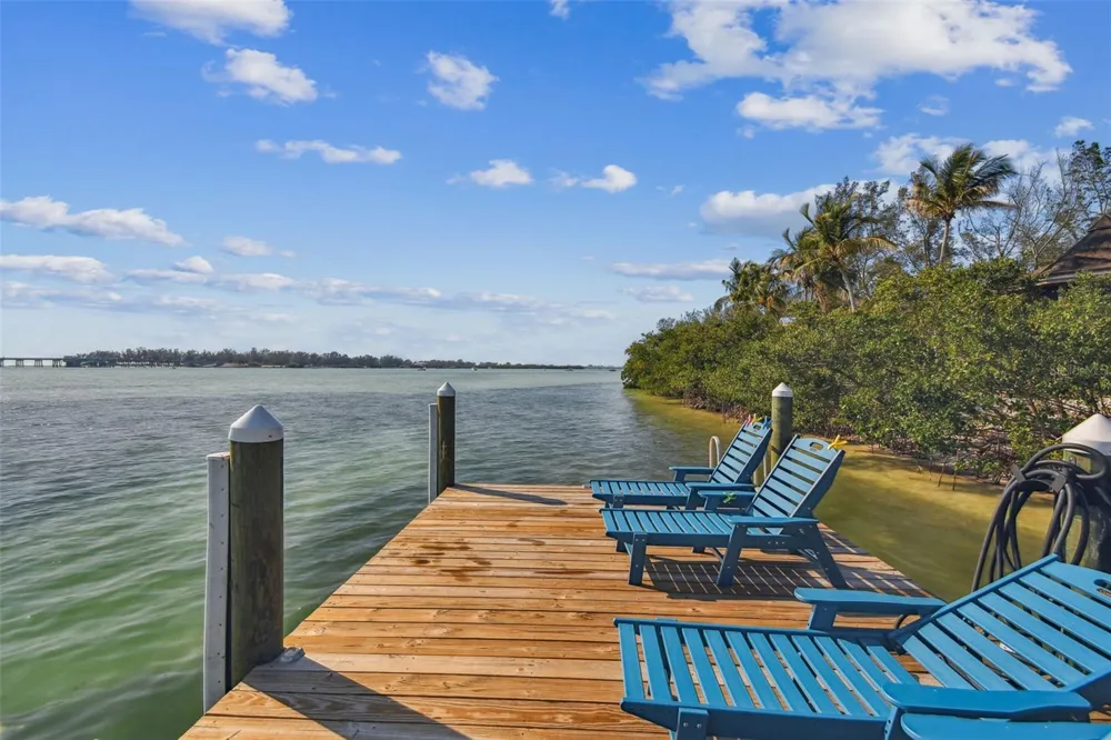 7147 LA LENAIRE DRIVE Longboat Key, FL 34228