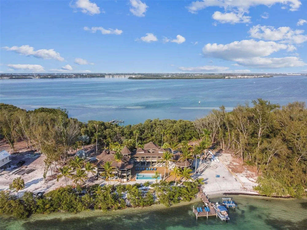7147 LA LENAIRE DRIVE Longboat Key, FL 34228