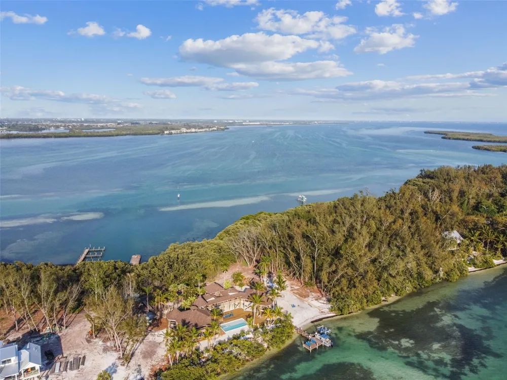 7147 LA LENAIRE DRIVE Longboat Key, FL 34228
