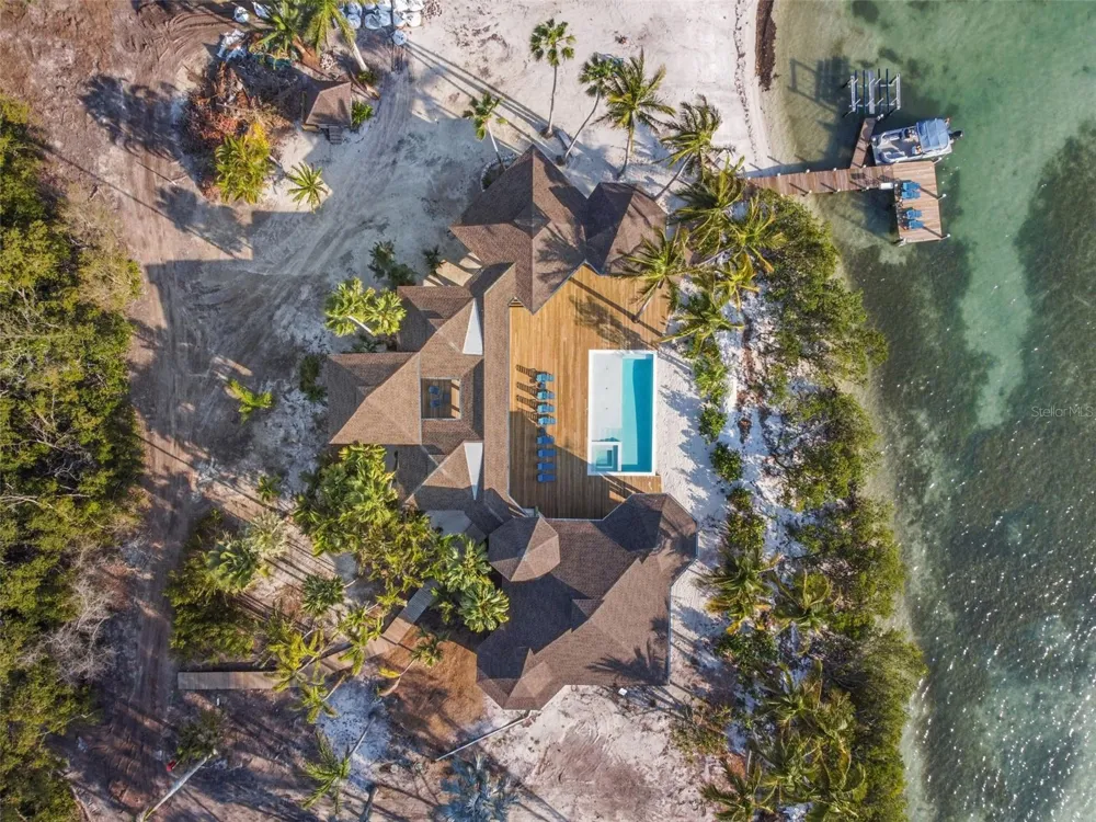 7147 LA LENAIRE DRIVE Longboat Key, FL 34228