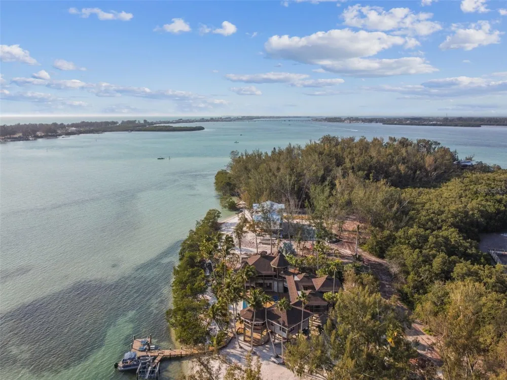 7147 LA LENAIRE DRIVE Longboat Key, FL 34228