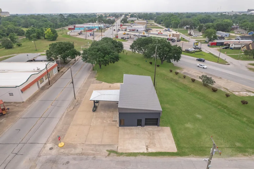 401 E Main Street Eagle Lake, TX 77434
