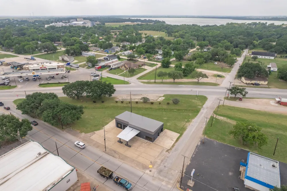 401 E Main Street Eagle Lake, TX 77434